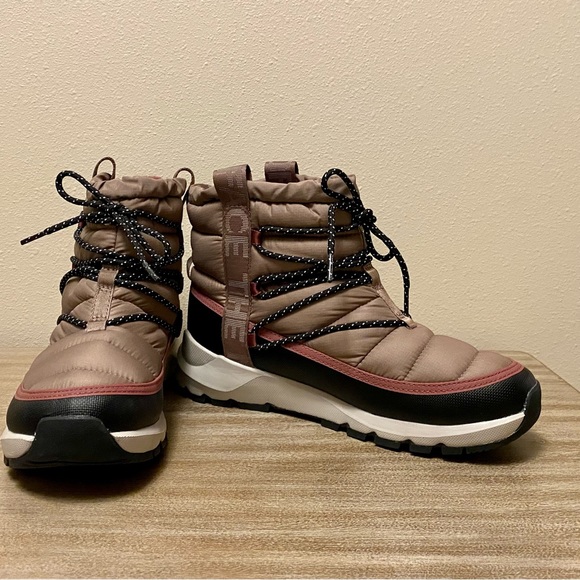 The North Face Women’s Thermoball Lace Up Waterproof Boots - Picture 3 of 10